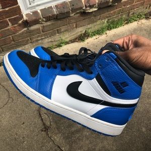 Air Jordan Retro 1 Soar Blue